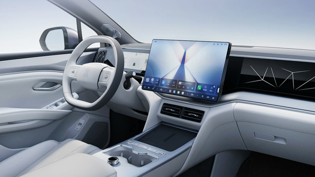 2.000 ventas cada día (61.240 en un mes): BYD 'pule' a sus rivales con el SUV eléctrico de 710 km de autonomía y 18.990€ que carga en 8 minutos