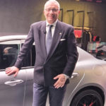 El CEO de Alfa Romeo, Santo Ficili, no se corta y lo deja claro: "el mundo no está preparado" para apostarlo todo al coche eléctrico