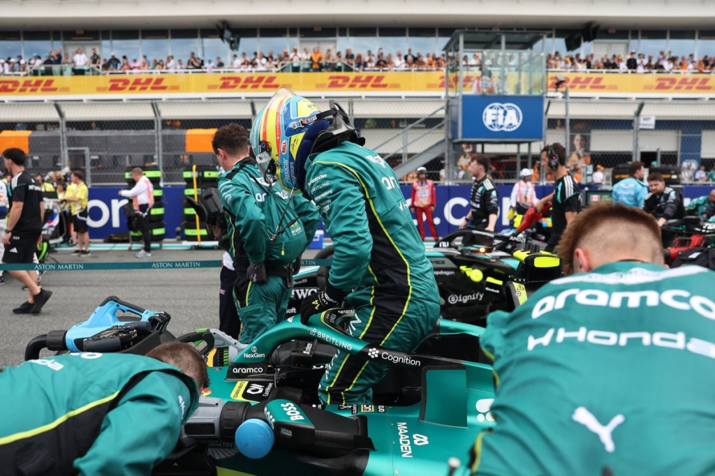 Alonso no espera mejoras hasta después del verano; Aston Martin le resta importancia #F1 #FVDigital
