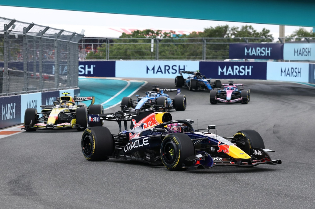 El polémico caso Verstappen-Lawson reabre el gran problema de Red Bull en F1 #F1 #FVDigital