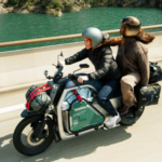 Con 120 litros de carga, esta práctica moto con doble batería extraíble arriesga con un concepto de movilidad distinto