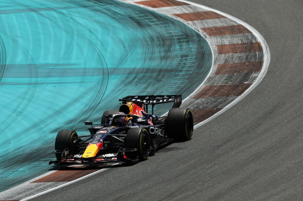 Red Bull F1 quiere llegar al límite de peso mínimo en Austria #F1 #FVDigital