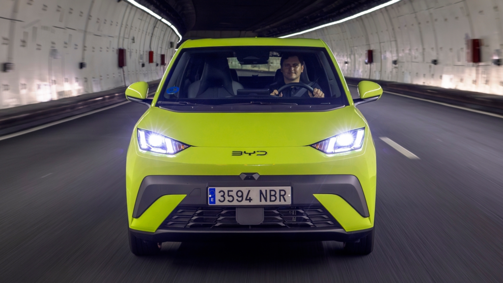 Tesla, Volkswagen, BMW, Leapmotor y más, estos son los 10 mejores coches eléctricos que te puedes comprar en 2026