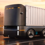 No necesita conductor, tiene 320 km de autonomía y puede trabajar las 24 horas porque este 'camión' eléctrico es 100% autónomo