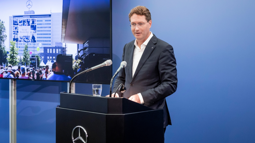 Ola Källenius, CEO de Mercedes-Benz, critíca las prohibiciones de Europa: "Es evidente que la legislación sobre emisiones de 2035 tiene fallos"