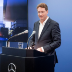 Ola Källenius, CEO de Mercedes-Benz, critíca las prohibiciones de Europa: "Es evidente que la legislación sobre emisiones de 2035 tiene fallos"