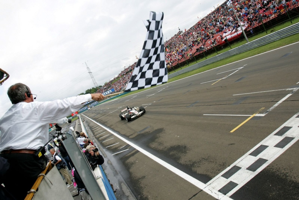 Button recuerda cómo Alonso casi le privó de su primera victoria en F1 #F1 #FVDigital