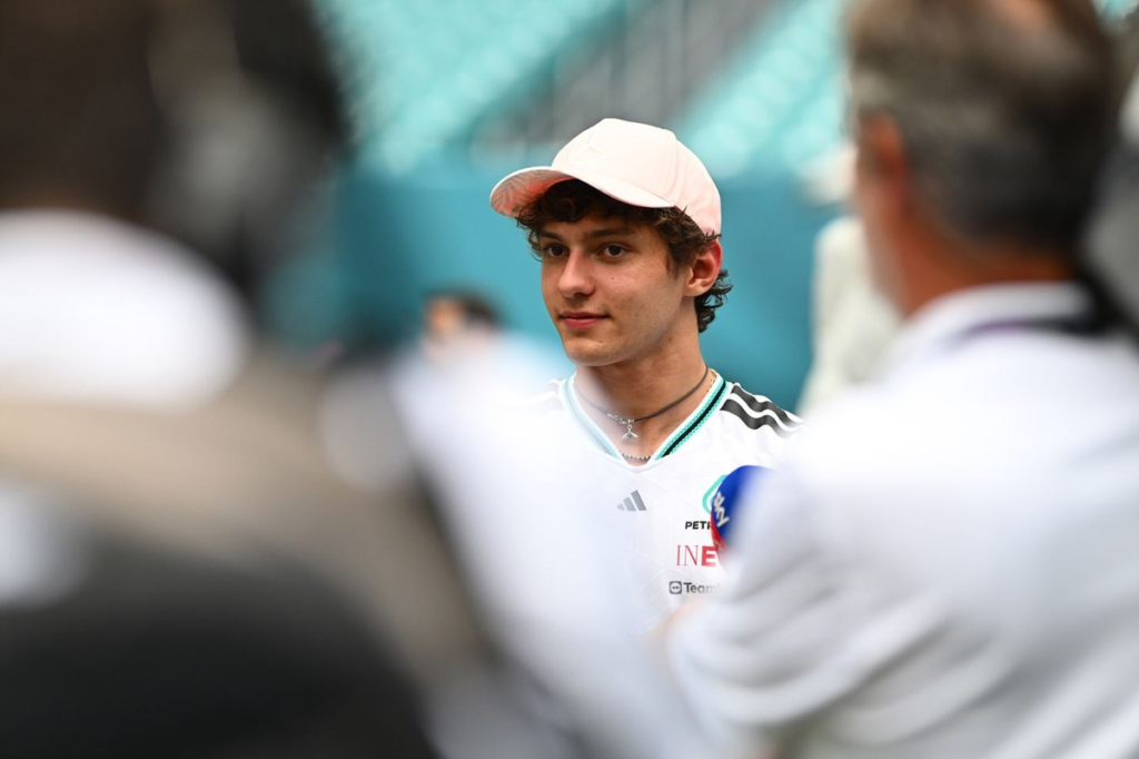Toto Wolff quiere proteger a Antonelli de la presión externa en la F1 #F1 #FVDigital