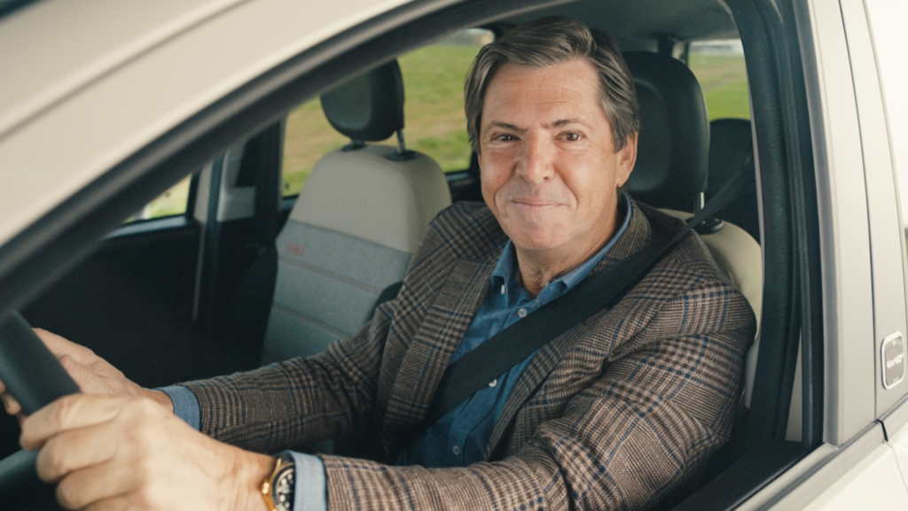 El CEO de FIAT, Olivier François, confirma: "Un coche debe ser útil antes que sofisticado. Los clientes no piden pantallas más grandes"