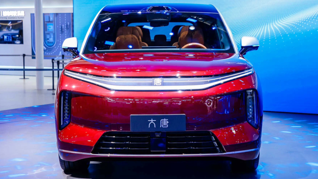 BYD no es infalible: retrasa el lanzamiento del SUV de 1.000 km de autonomía por 31.000 € que supera las 100.000 reservas
