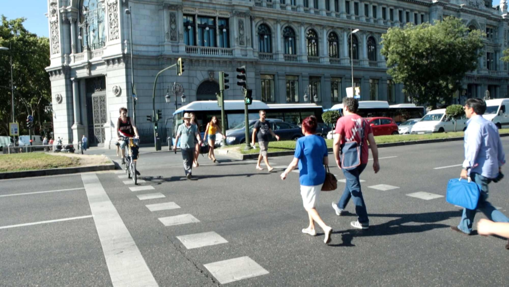 La Unión Europea añade más sistemas obligatorios de asistencia a la conducción en los coches nuevos, destinados a prevenir distracciones y atropellos