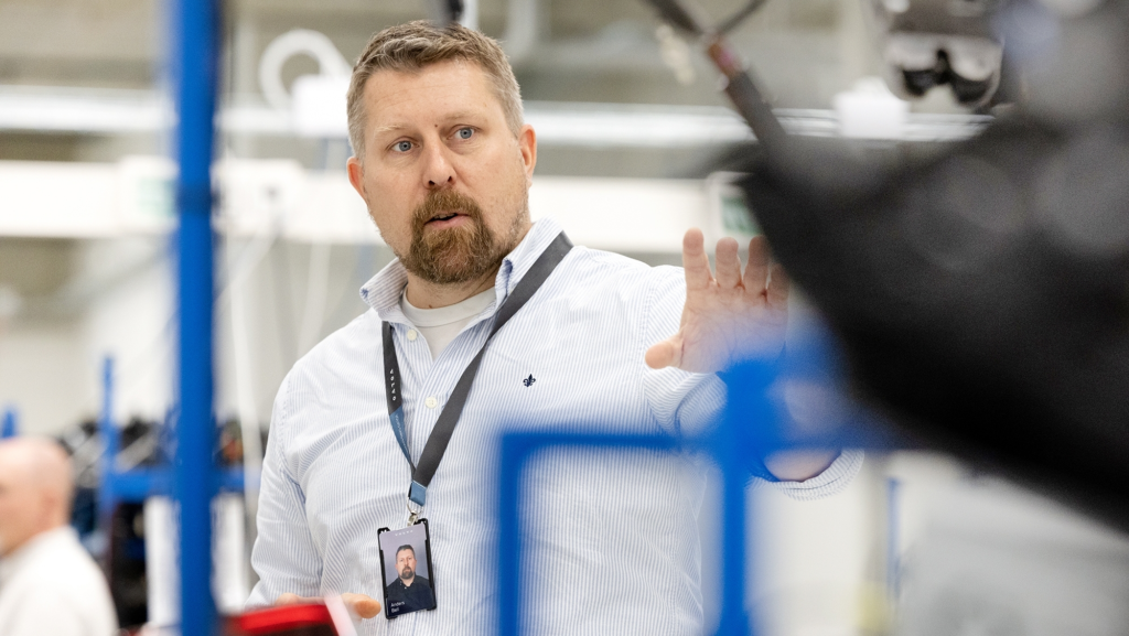 Cobrarte por usar los asientos calefactables: el jefe de Ingeniería de Volvo, Anders Bell, dice que sería "como pegarse un tiro en el pie"