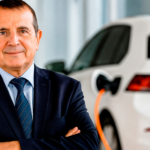 Veterano empresario, que ha vendido 150.000 coches, asegura que "a partir de 2030 los coches de combustión serán residuales"