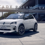 Renault convierte el 5 eléctrico en un capricho francés: edición Roland-Garros, 150 CV y hasta 410 km de autonomía