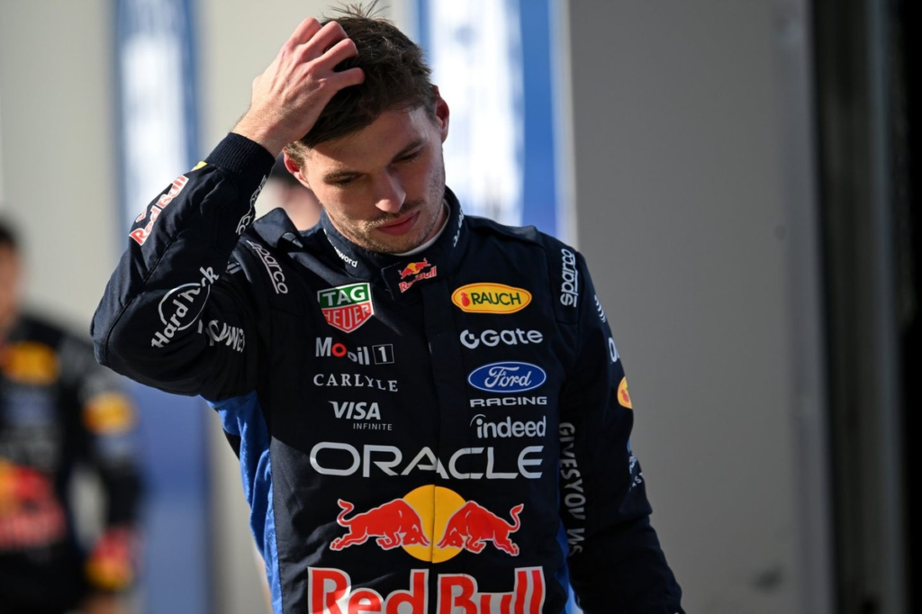 Verstappen señala un gran problema del RB22: “Los pies se me despegaban de los pedales” #F1 #FVDigital
