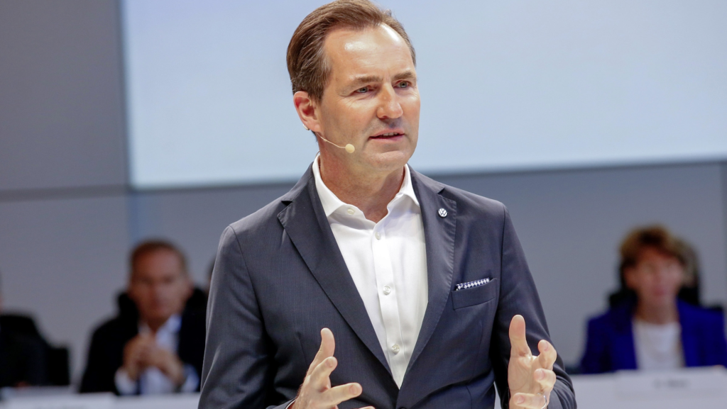 Thomas Schäfer, CEO de Volkswagen, habla del coche más querido de Europa: "Lo único que pude decir fue: '¡Guau! ¡Qué bonito!"