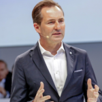 Thomas Schäfer, CEO de Volkswagen, habla del coche más querido de Europa: "Lo único que pude decir fue: '¡Guau! ¡Qué bonito!"