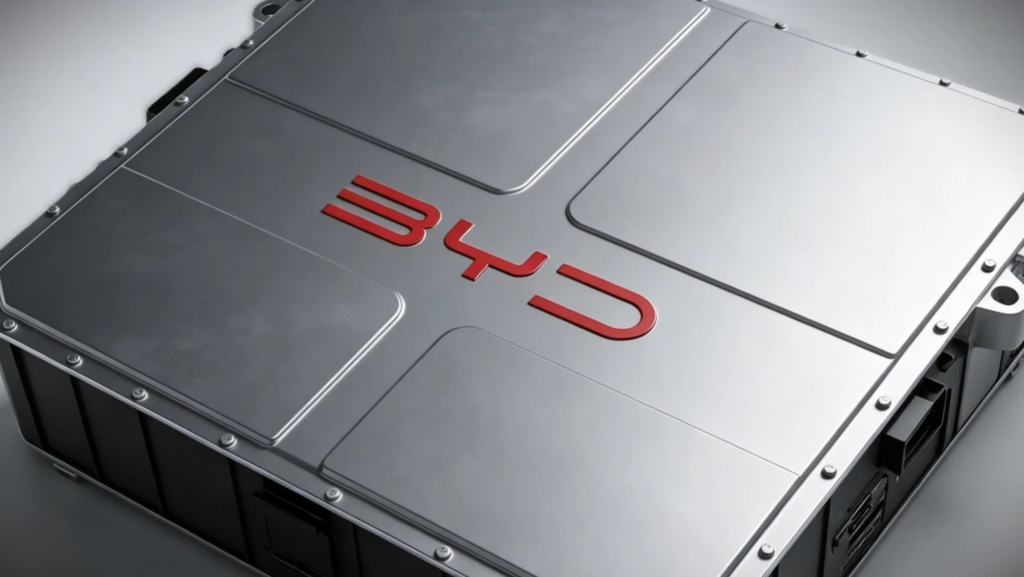 Las nuevas baterías de BYD mueren de éxito: son tan buenas que todos las quieren, pero las fábricas no pueden ir más deprisa