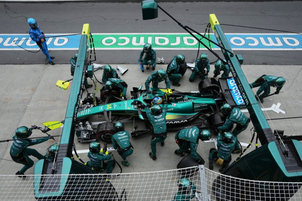 ¿Qué pasó con el asiento de Alonso en Canadá? Aston Martin F1 lo explica #F1 #FVDigital