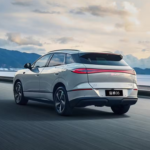 Tiene 1.845 km de autonomía, el tamaño de un Tesla Model Y y cuesta 16.500 €: así es el último SUV híbrido de BYD