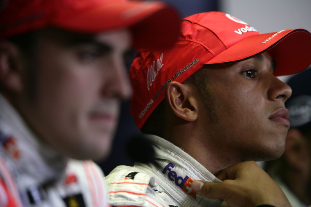 Hamilton recuerda su etapa en McLaren: “Nunca podría aceptar ser 2º detrás de Alonso” #F1 #FVDigital