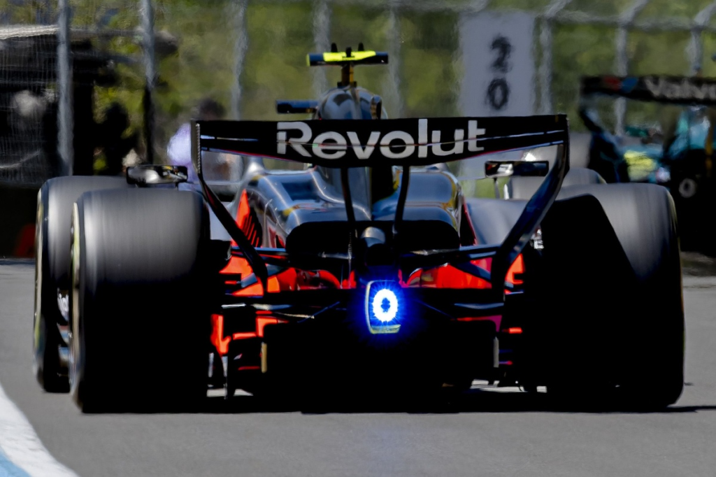 Así funcionan las nuevas luces LED en la F1: cambian de color según el estado del MGU-K #F1 #FVDigital