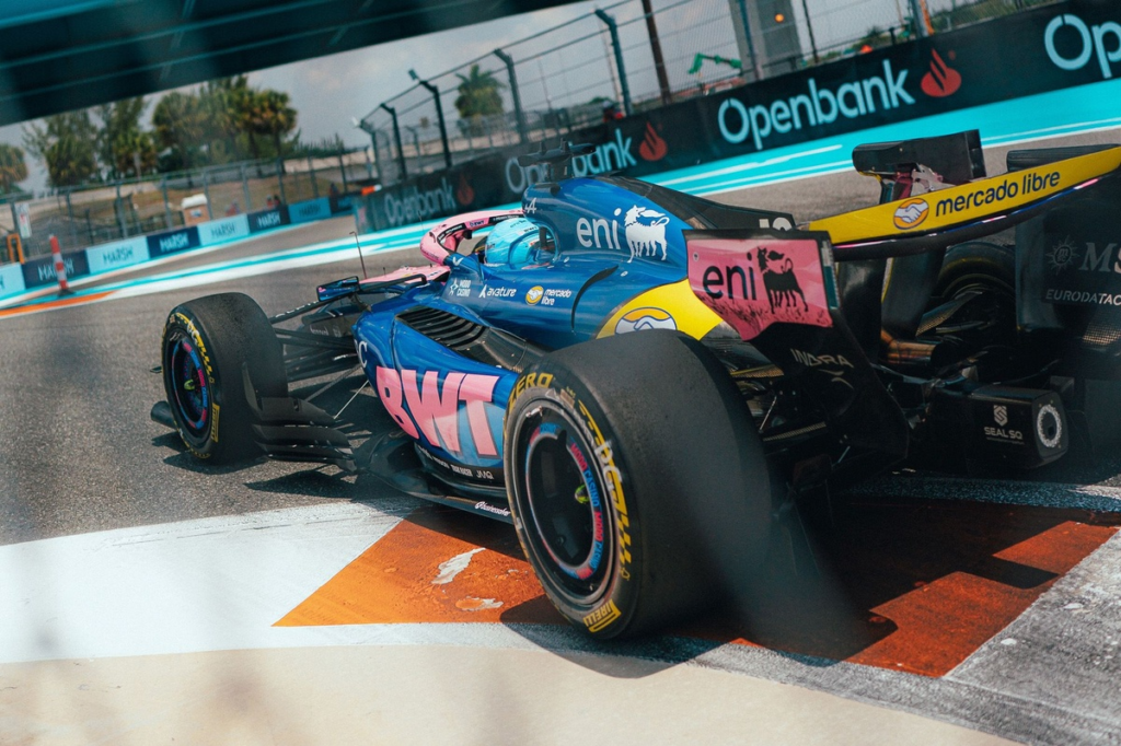 Mercedes renuncia a comprar parte de Alpine por el elevado precio exigido #F1 #FVDigital