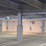 Un sueño en España: el complejo estadounidense de apartamentos con más de 60 cargadores para coches eléctricos