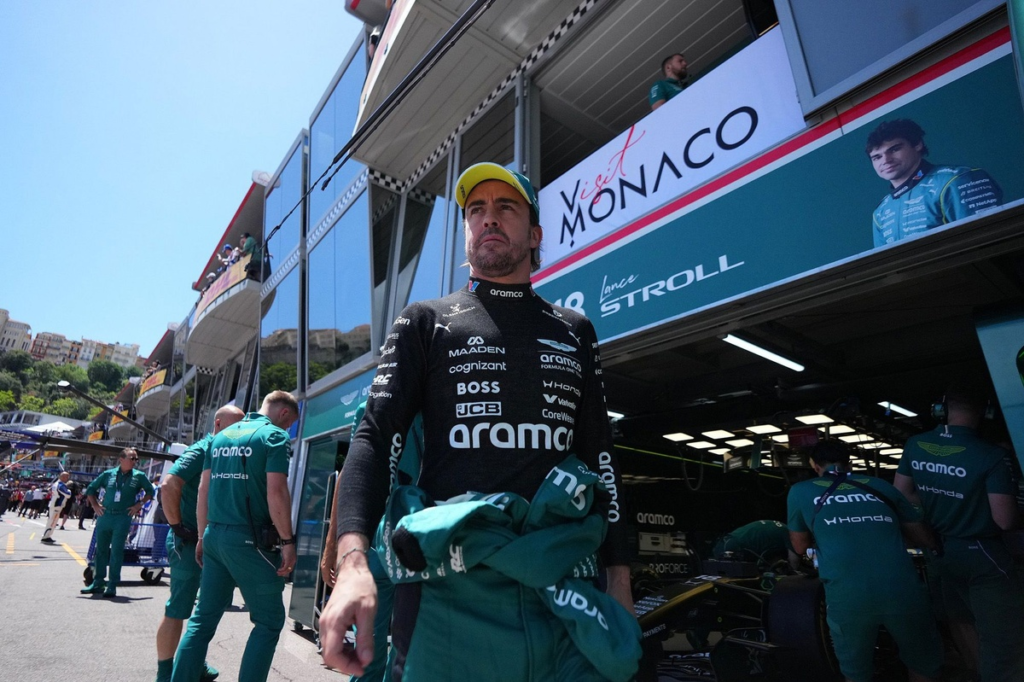 Alonso y su situación con Aston: “Cuando eres 19º y te chocas, pareces un idiota” #F1 #FVDigital