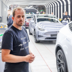 André Thierig, director de la fábrica de Tesla, confirma que la marca seguirá fabricando coches "durante mucho tiempo"