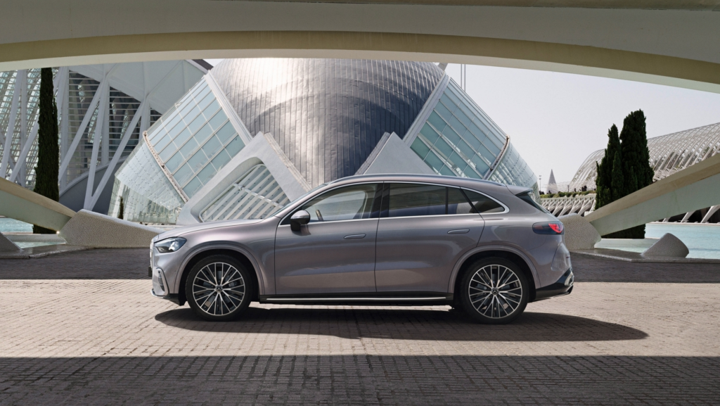 Nuevas versiones para el más joven de los coches eléctricos de Mercedes: Hasta 735 km de autonomía y baterías LFP