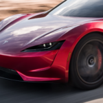 El nuevo Tesla Roadster se retrasa (otra vez) hasta agosto, pero esta vez la culpa es de otra de las empresas de Musk