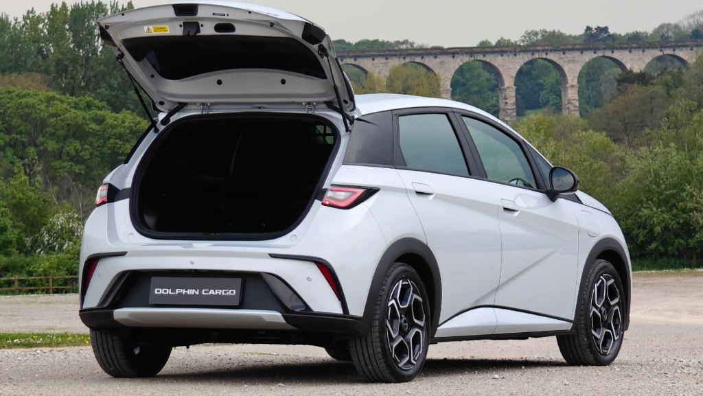 BYD convierte uno de sus coches eléctricos más populares en un comercial con hasta 558 km de autonomía