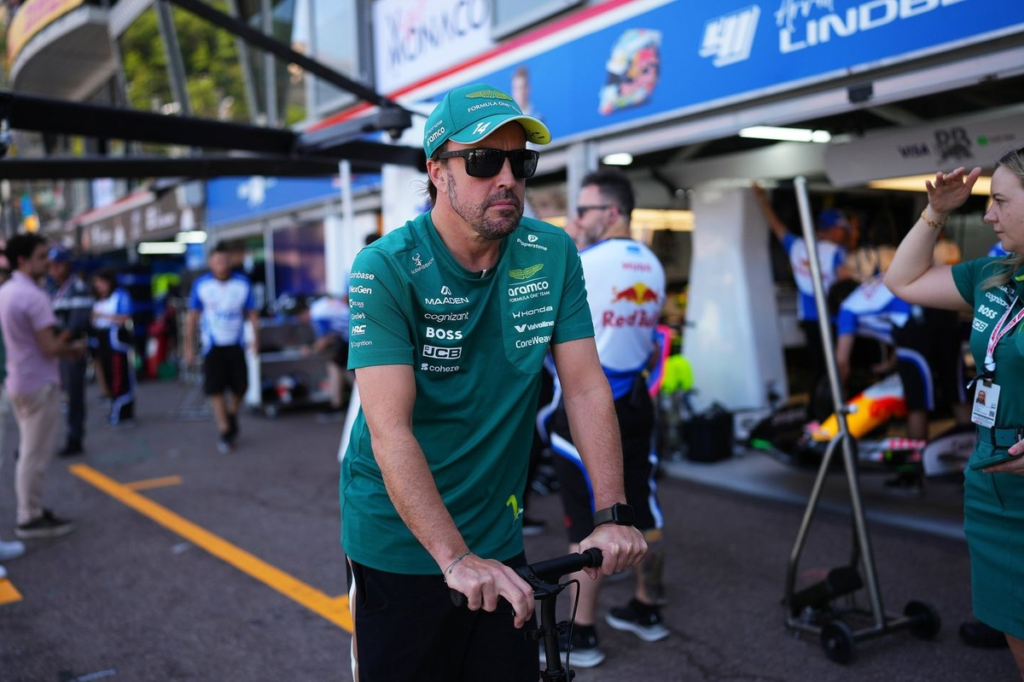 Alonso explica por qué es importante tener a Newey en los circuitos #F1 #FVDigital