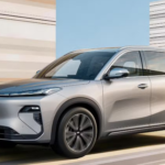 Geely, que ya vende en España, presenta un SUV rival del Model Y con 605 km de autonomía más barato que un Dacia Spring
