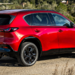 Mazda lanza un 'dardo' envenenado a los coches híbridos y dice tener la solución al gran problema
