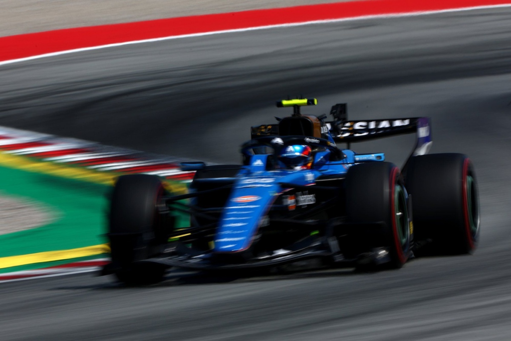 Sainz salva a Williams en Barcelona: “El coche no está casi ni para entrar en Q2” #F1 #FVDigital