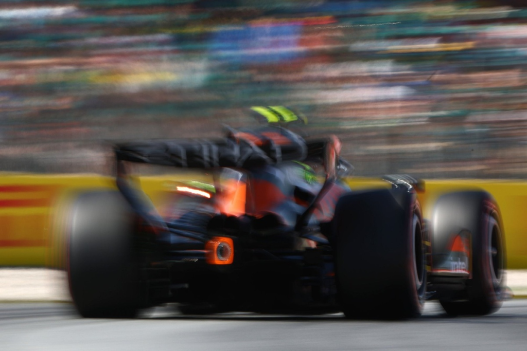 El misterio de McLaren: ¿dónde se ha quedó el ritmo de los entrenamientos? #F1 #FVDigital
