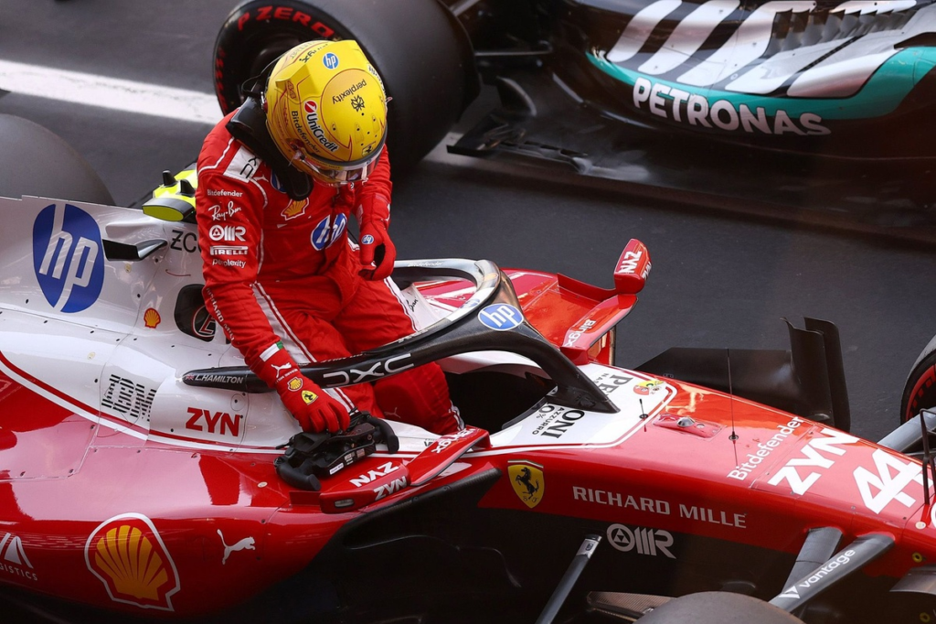 Hamilton se emociona tras ganar con Ferrari: “Me habéis ayudado a cumplir un sueño” #F1 #FVDigital