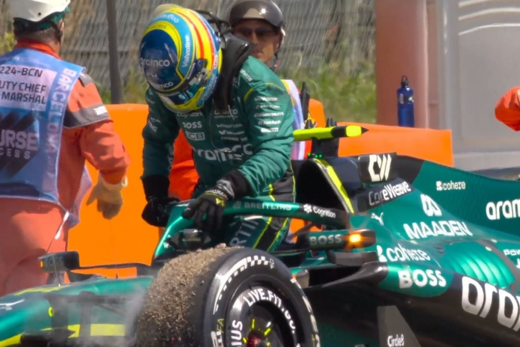 Vídeo: Alonso abandona en Barcelona por una avería de su Aston Martin #F1 #FVDigital