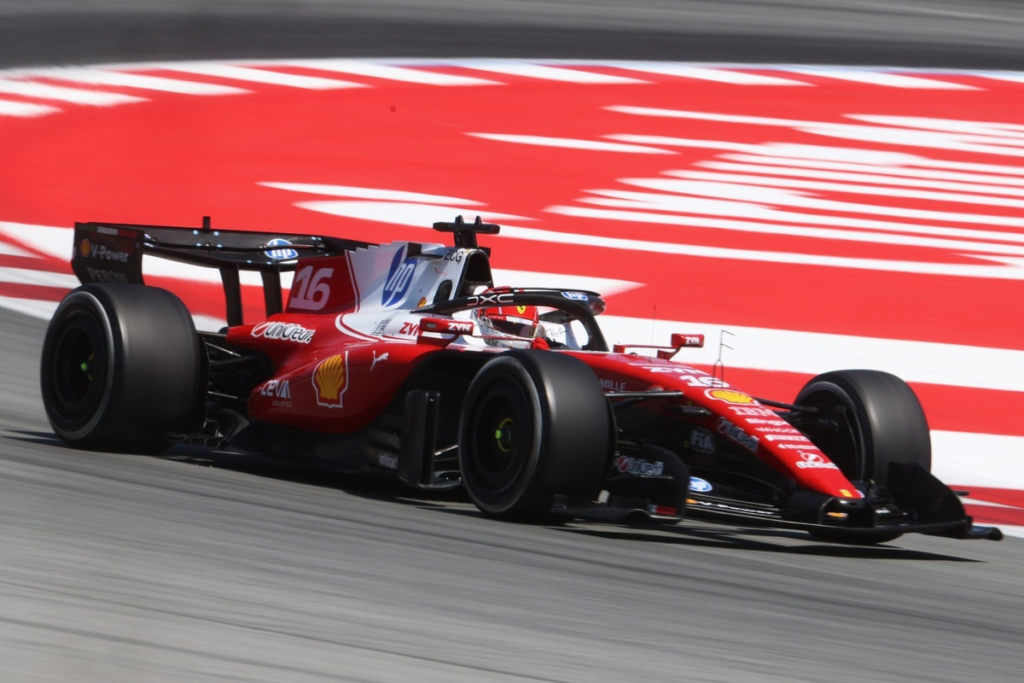 Leclerc explica su abandono en Barcelona F1 y el problema en el Ferrari #F1 #FVDigital