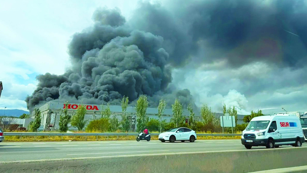 Honda explica la realidad del incendio de su fábrica en Barcelona, para eliminar bulos, mentiras e informaciones no confirmadas