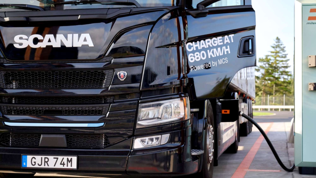 Con una inversión de 5.000.000 €, Valencia ya construye una gran estación con 48 puntos de carga para camiones eléctricos que dará servicio a su puerto