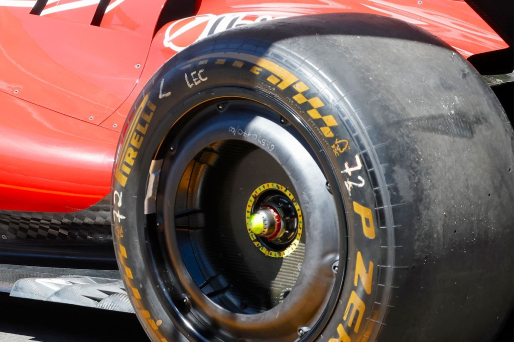 Cómo las nuevas llantas traseras de Ferrari son clave para el desgaste de los neumáticos #F1 #FVDigital
