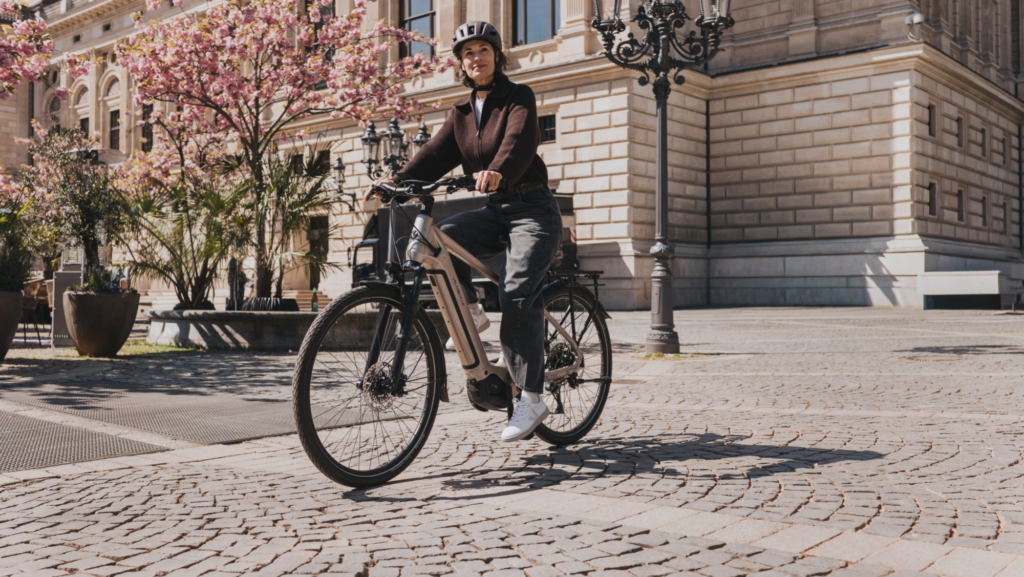 Por primera vez en su historia, Bosch lanza un motor para bicicletas en una disposición algo 'diferente'