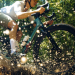 Después de hacer la bicicleta eléctrica de carretera más potente del mundo, esta marca ahora lanza la gravel: 1.300 W y 150 Nm