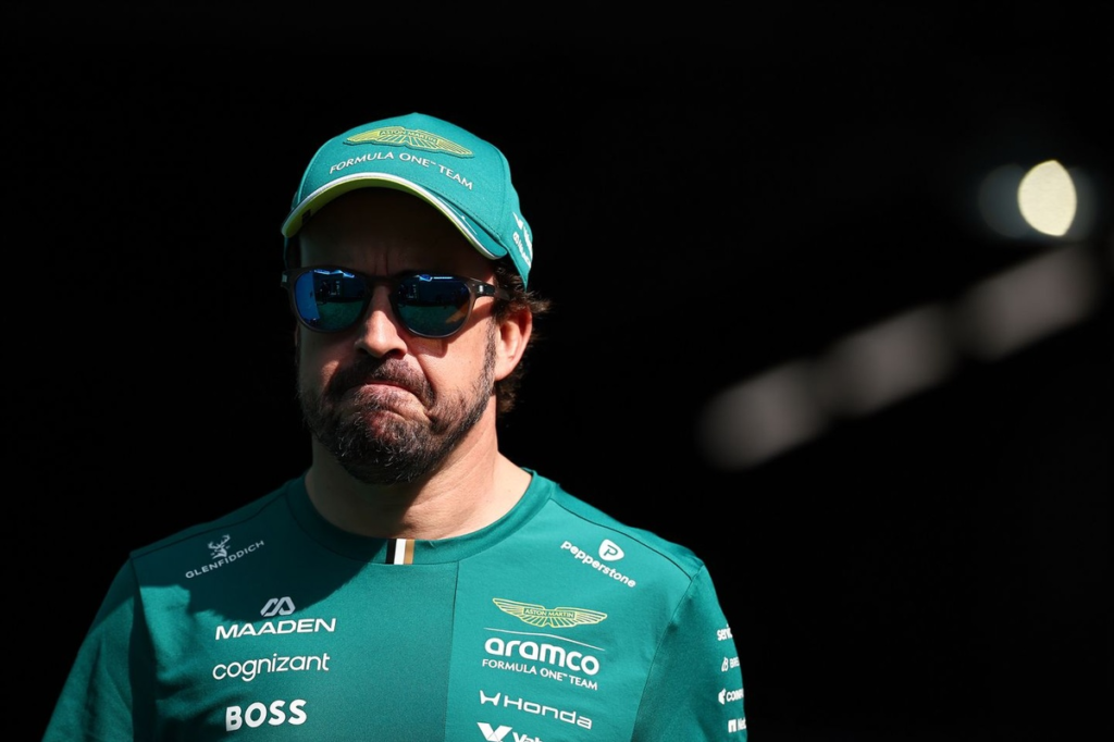 Alonso frena los rumores de Alpine: “Quiero ganar un Mundial con Aston, pilotando o sin pilotar” #F1 #FVDigital