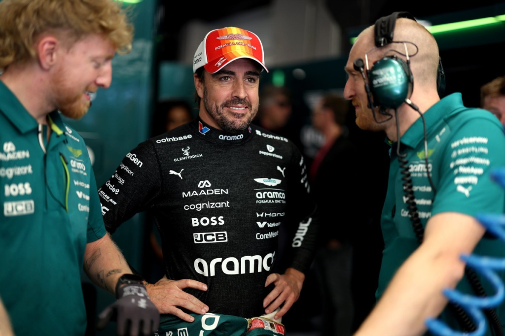 En Aston Martin F1 confían en la continuidad de Alonso: “Ha venido para quedarse” #F1 #FVDigital