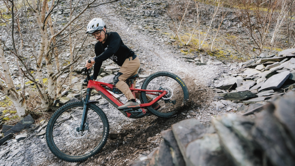 Una nueva bicicleta eléctrica de enduro irrumpe con fuerza mostrando un gran poderío por su motor Bosch de 750 W y 120 Nm