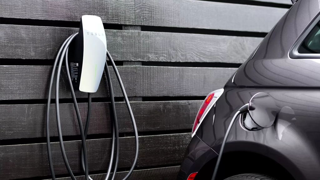 Los propietarios de coches eléctricos pueden poner un cargador en un garaje comunitario sin permiso, y lo confirma la Ley de Propiedad Horizontal
